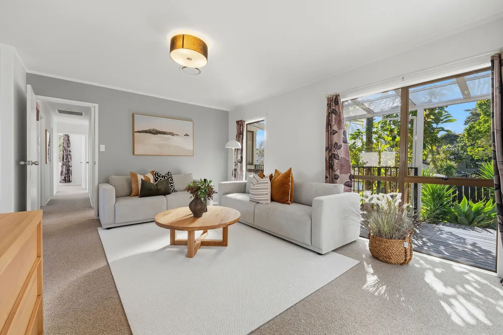 Photos of 85 Oaktree Avenue