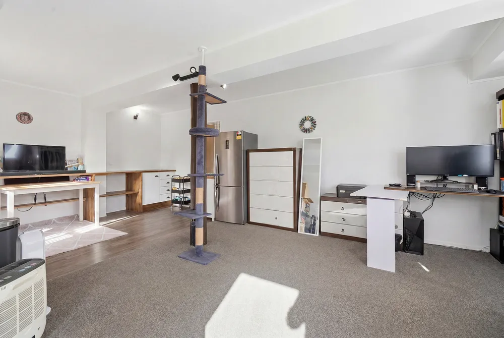 Photos of 85 Oaktree Avenue