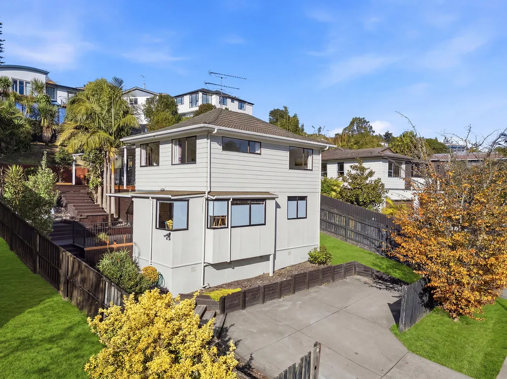 Photos of 85 Oaktree Avenue