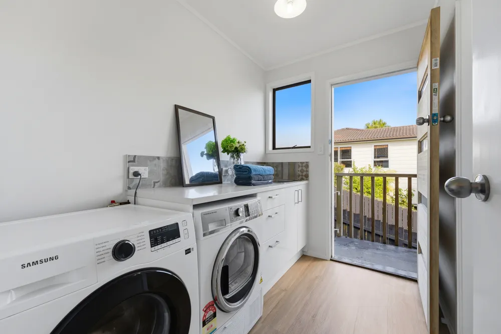 Photos of 85 Oaktree Avenue
