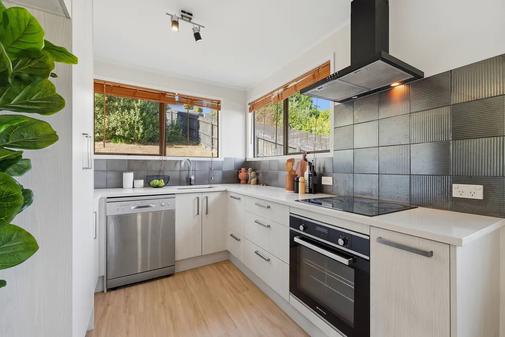 Photos of 85 Oaktree Avenue