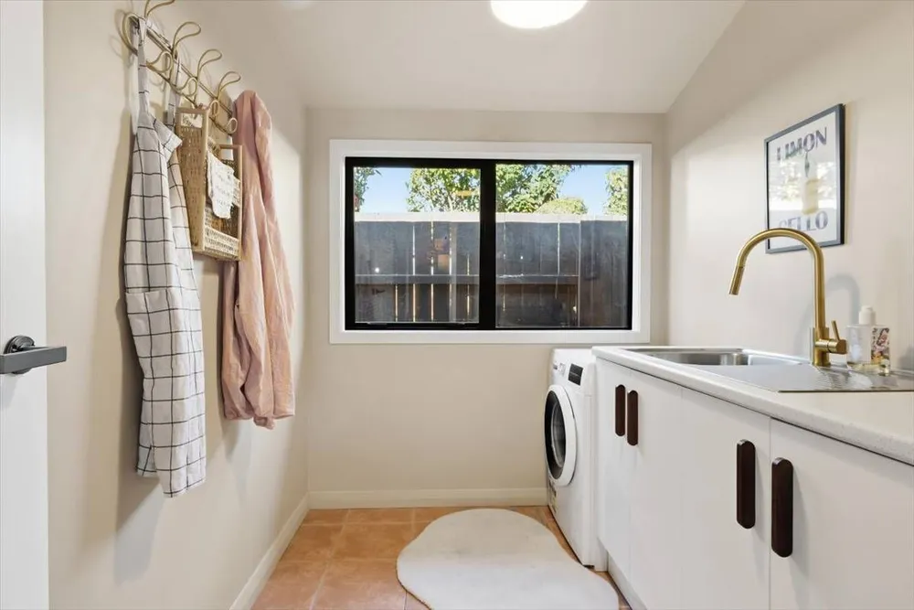 Photos of 18B Levers Road