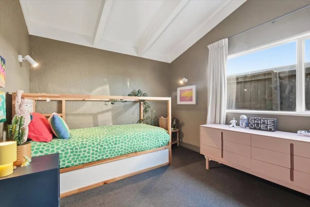 Photos of 18B Levers Road