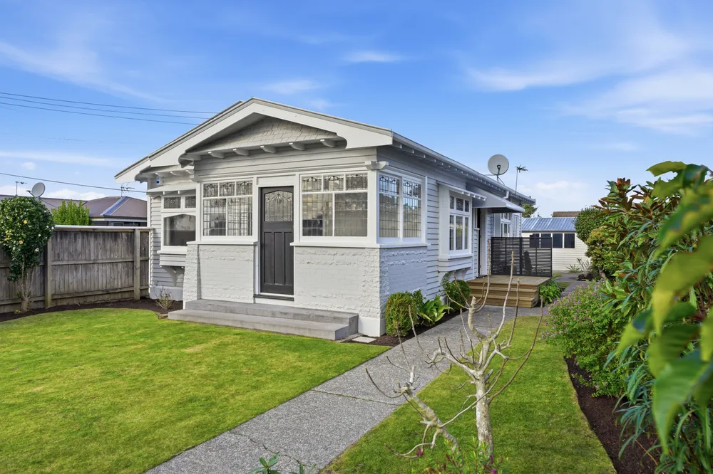 Photos of 34 Poulton Avenue