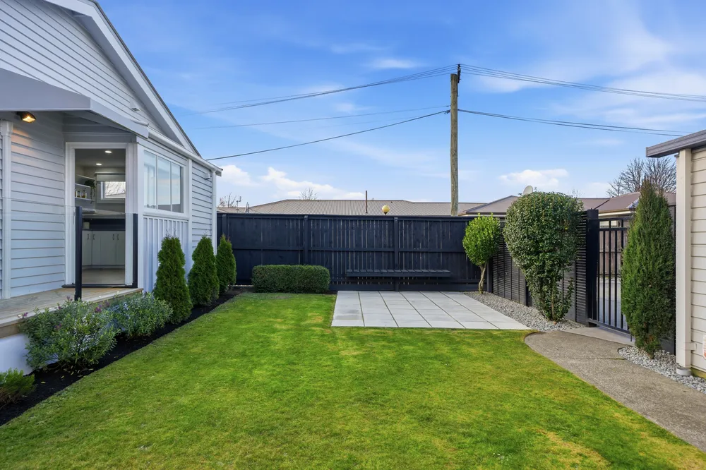 Photos of 34 Poulton Avenue