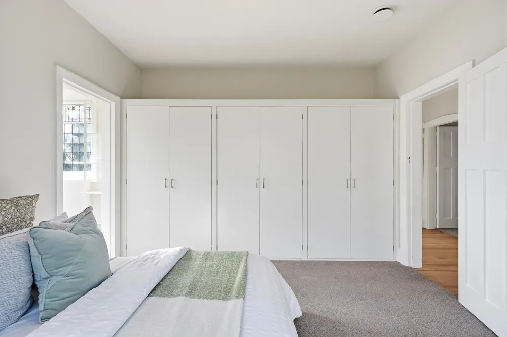 Photos of 34 Poulton Avenue