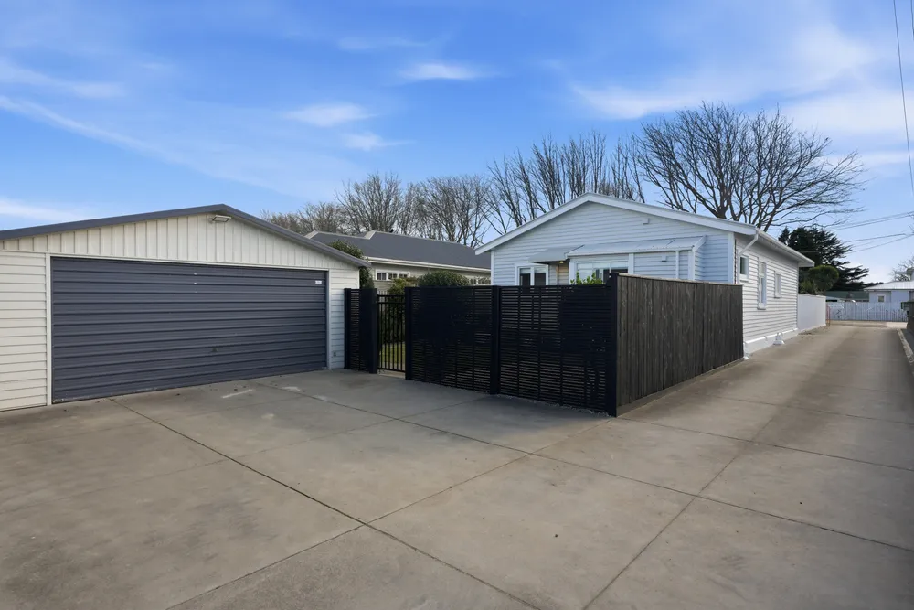 Photos of 34 Poulton Avenue
