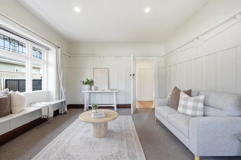 Photos of 34 Poulton Avenue