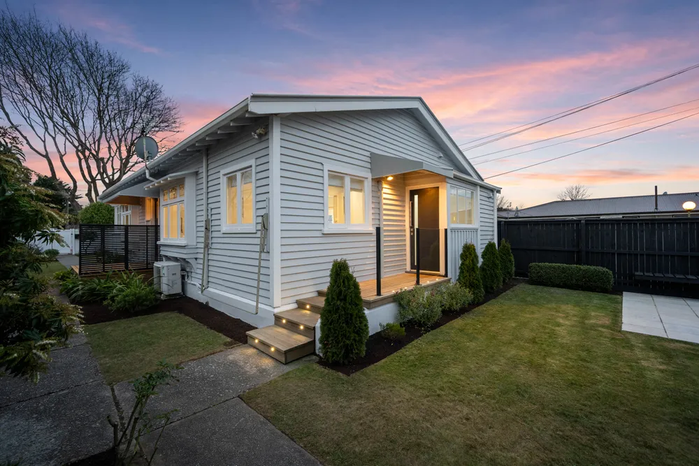 Photos of 34 Poulton Avenue