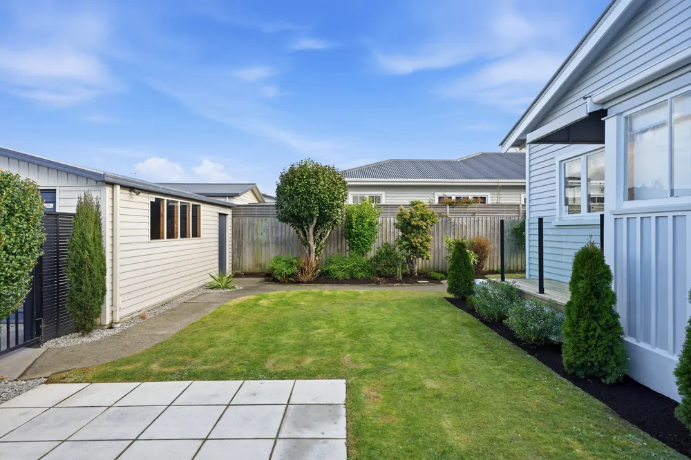 Photos of 34 Poulton Avenue