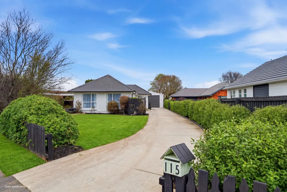Photos of 34 Poulton Avenue