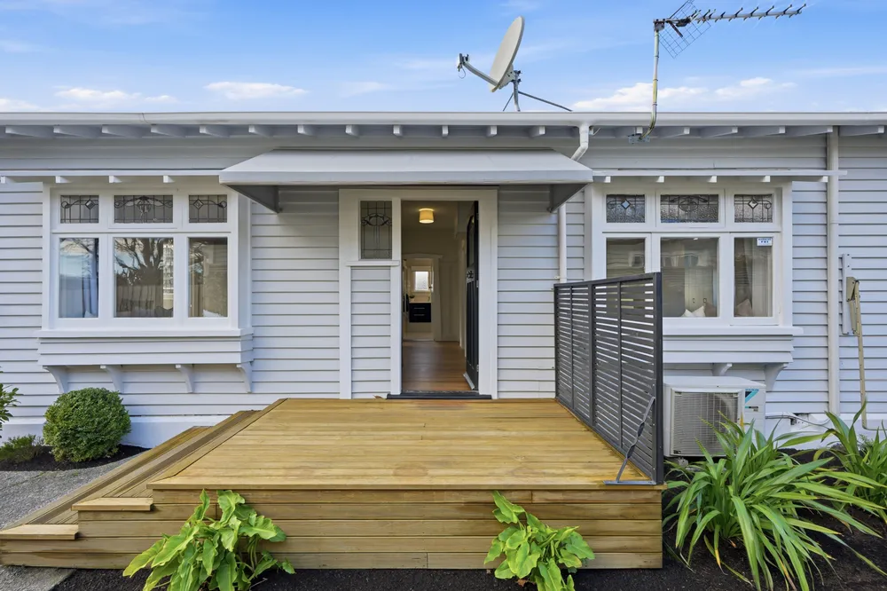 Photos of 34 Poulton Avenue