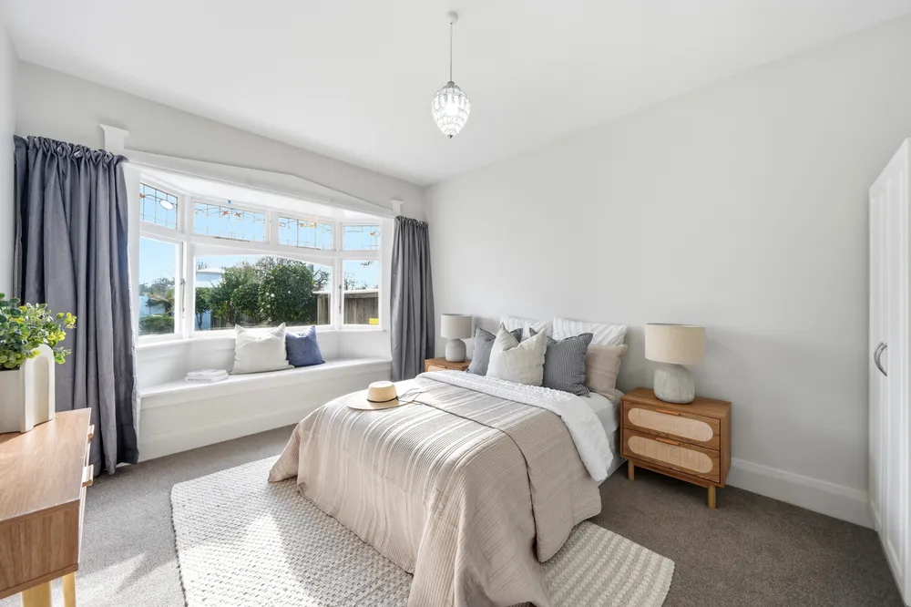 Photos of 34 Poulton Avenue