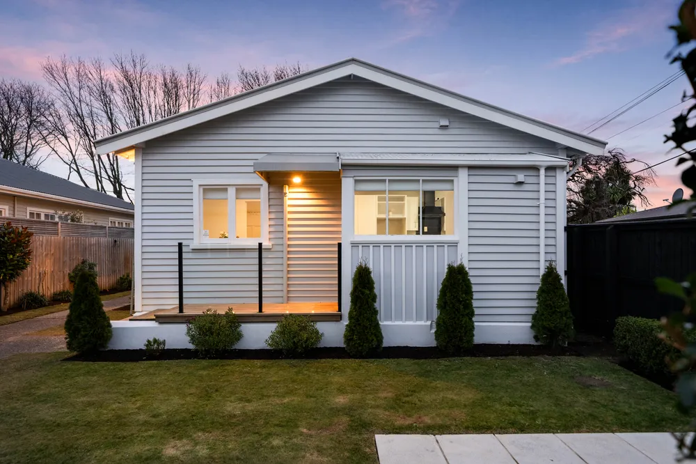 Photos of 34 Poulton Avenue