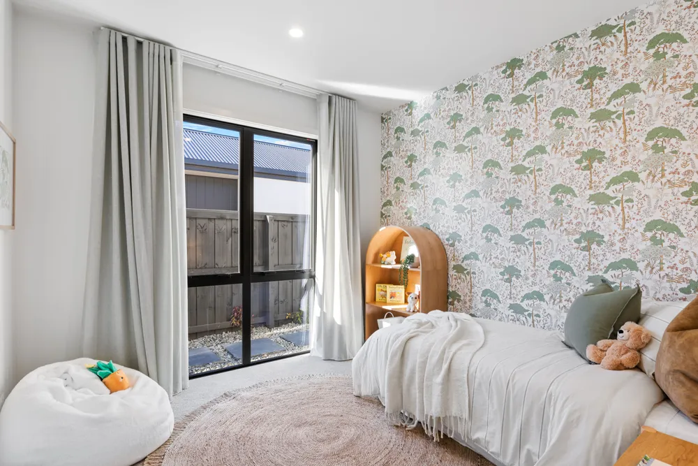 Photos of 18 Finstock Way