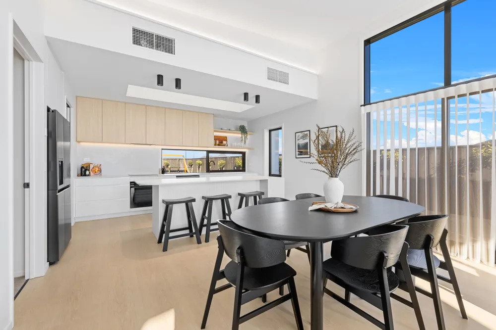 Photos of 18 Finstock Way