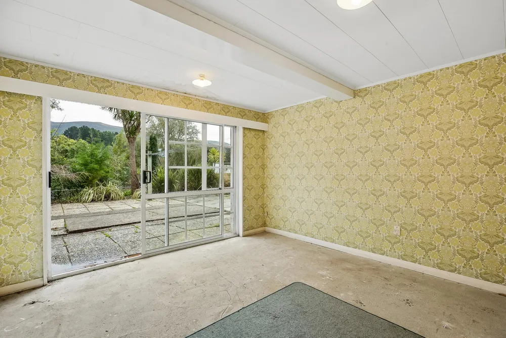 Photos of 94 Braeview Crescent