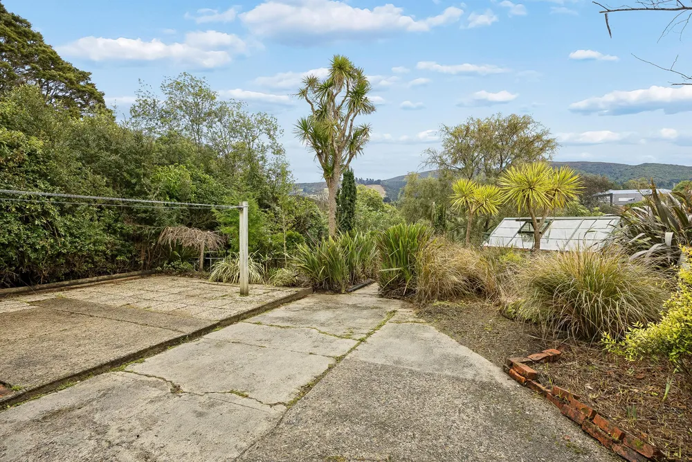 Photos of 94 Braeview Crescent