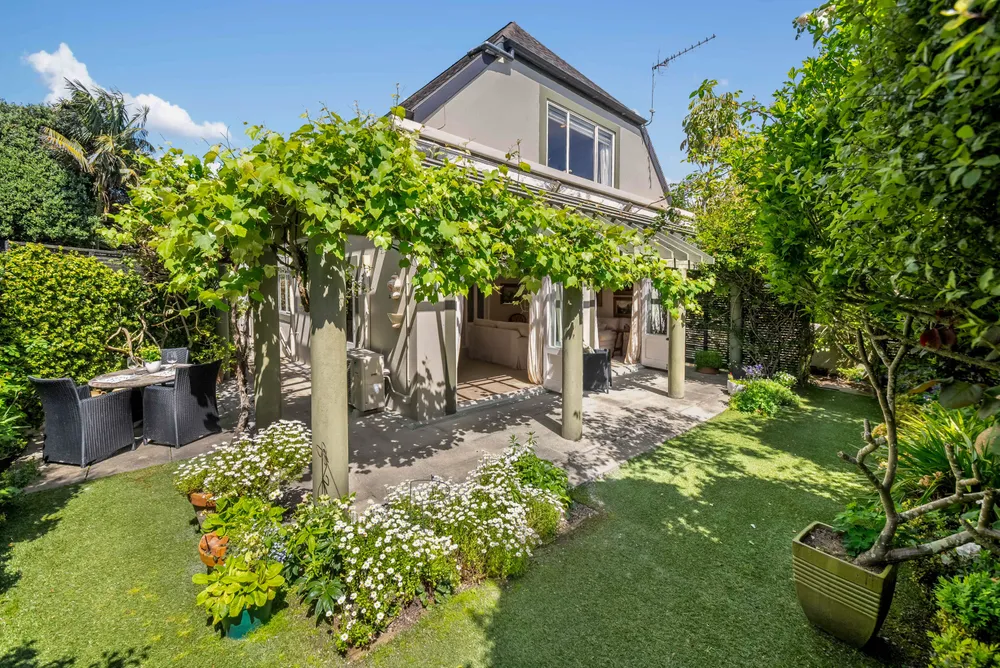 Photos of 2/2 Kenny Road