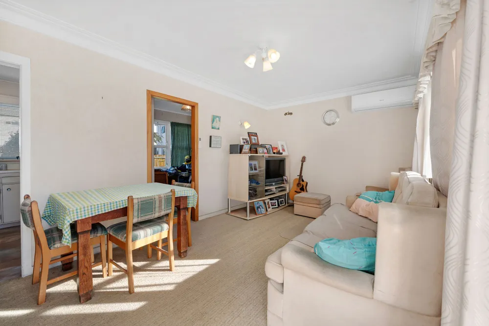 Photos of 128 Wellington Street
