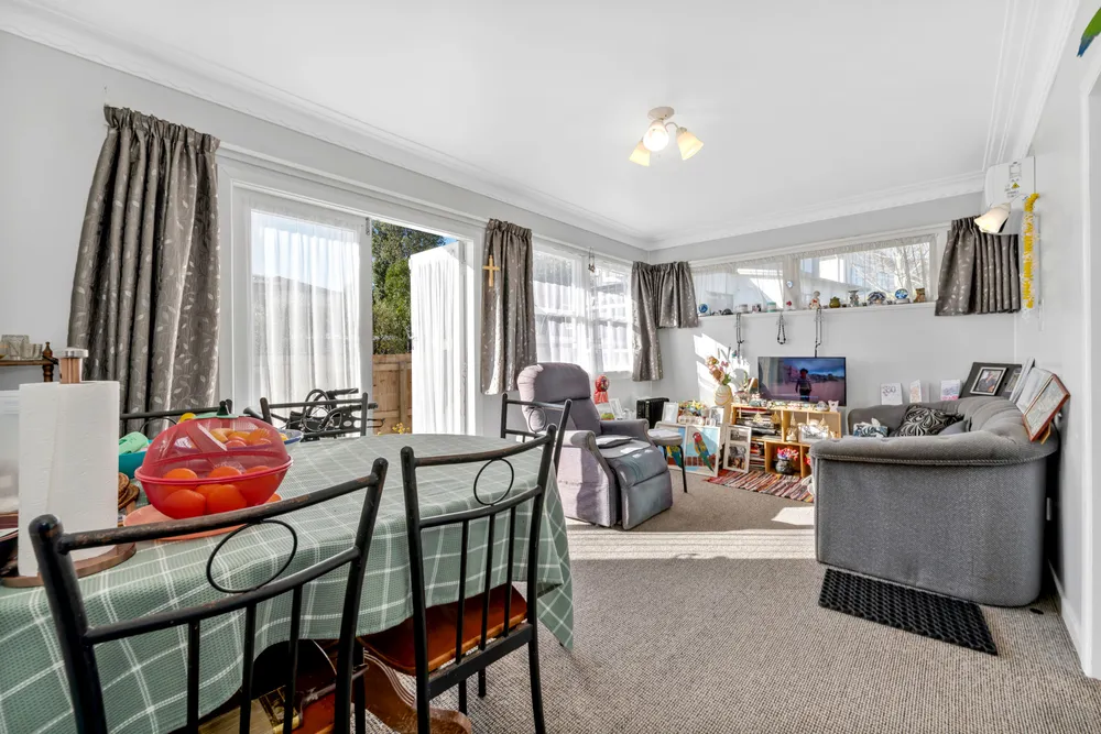 Photos of 128 Wellington Street