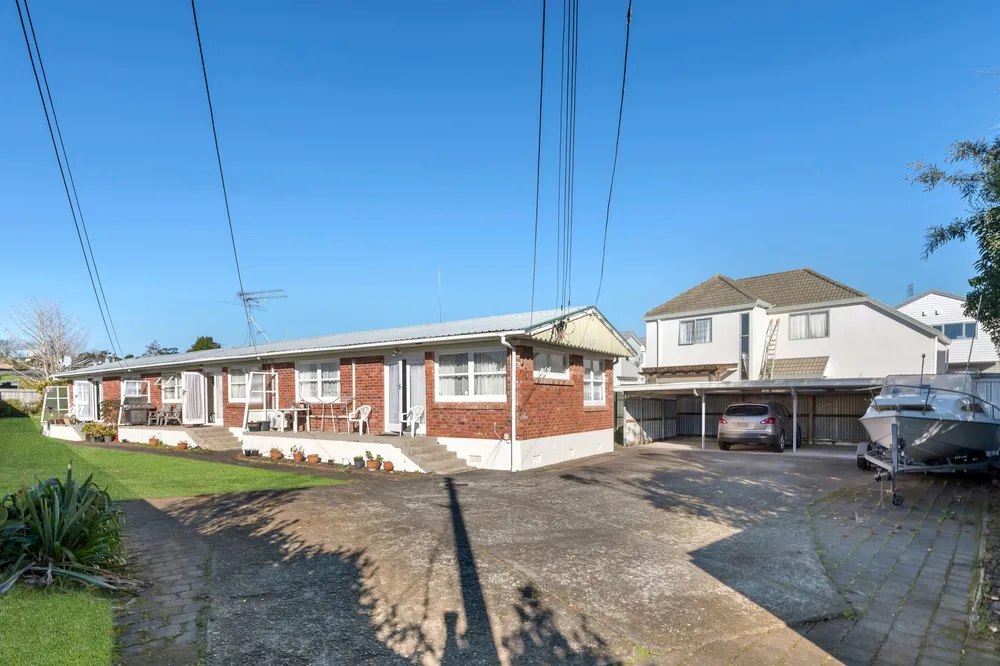 Photos of 128 Wellington Street