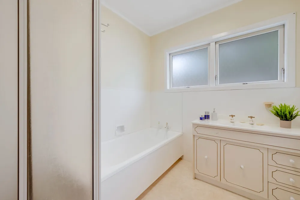 Photos of 65A Uxbridge Road