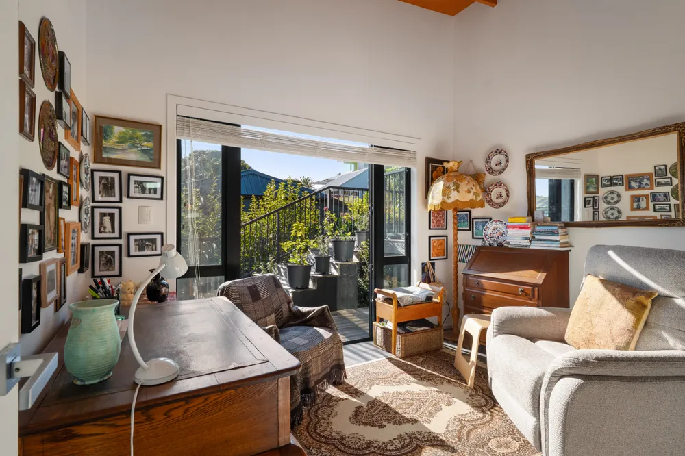 Photos of 31A Hanlen Avenue