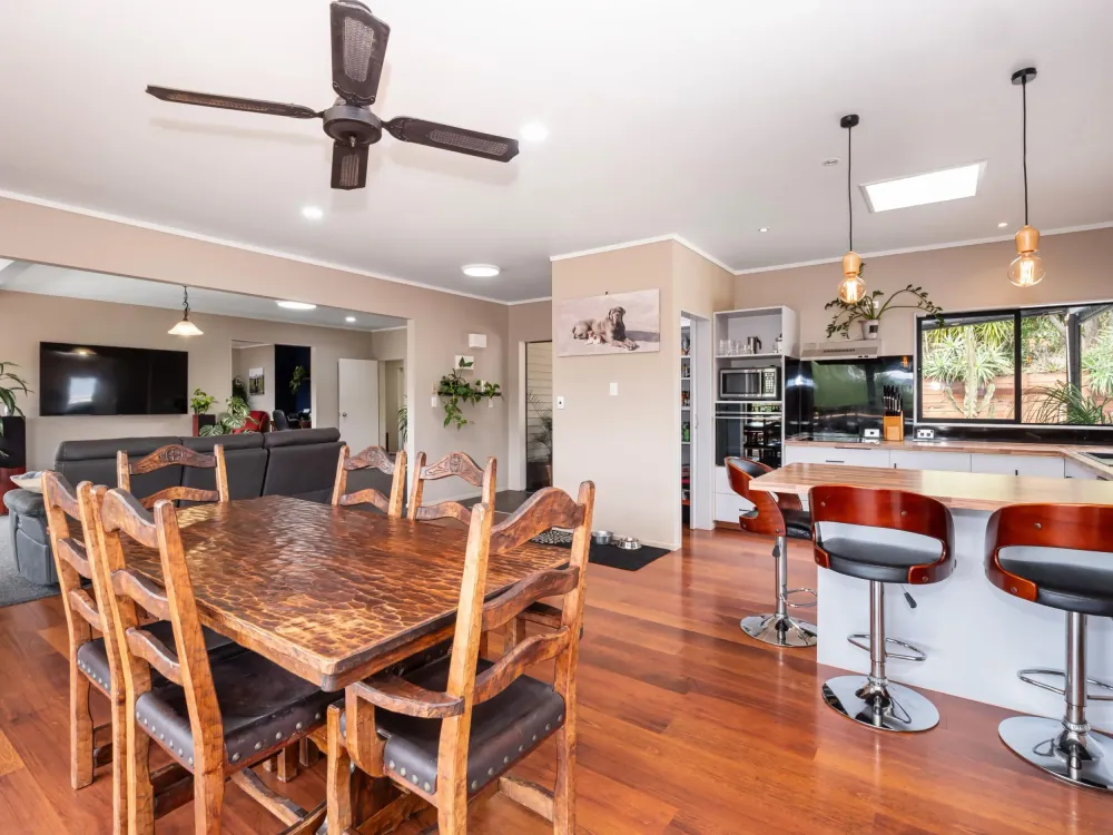Photos of 124 Kauri Point Road