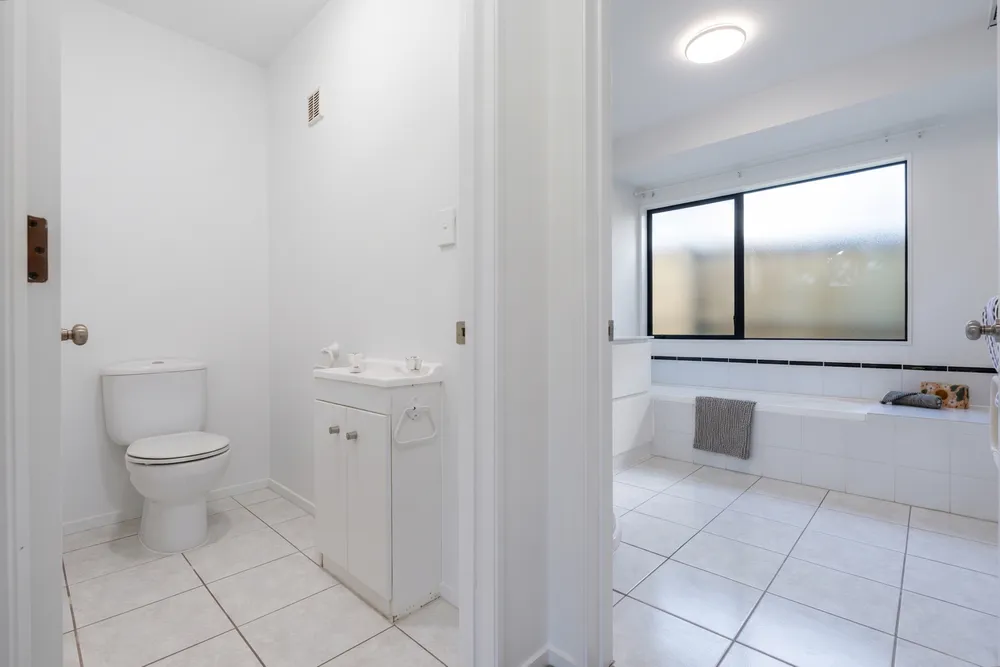 Photos of 2/353 Glenfield Road