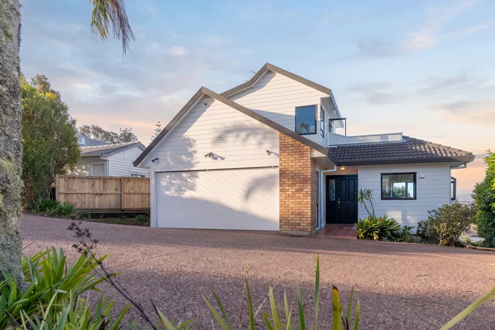Photos of 2/353 Glenfield Road