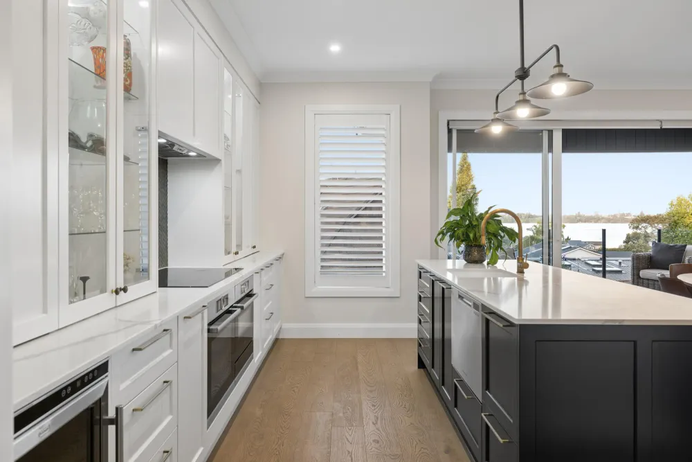 Photos of 43 Thirteenth Avenue