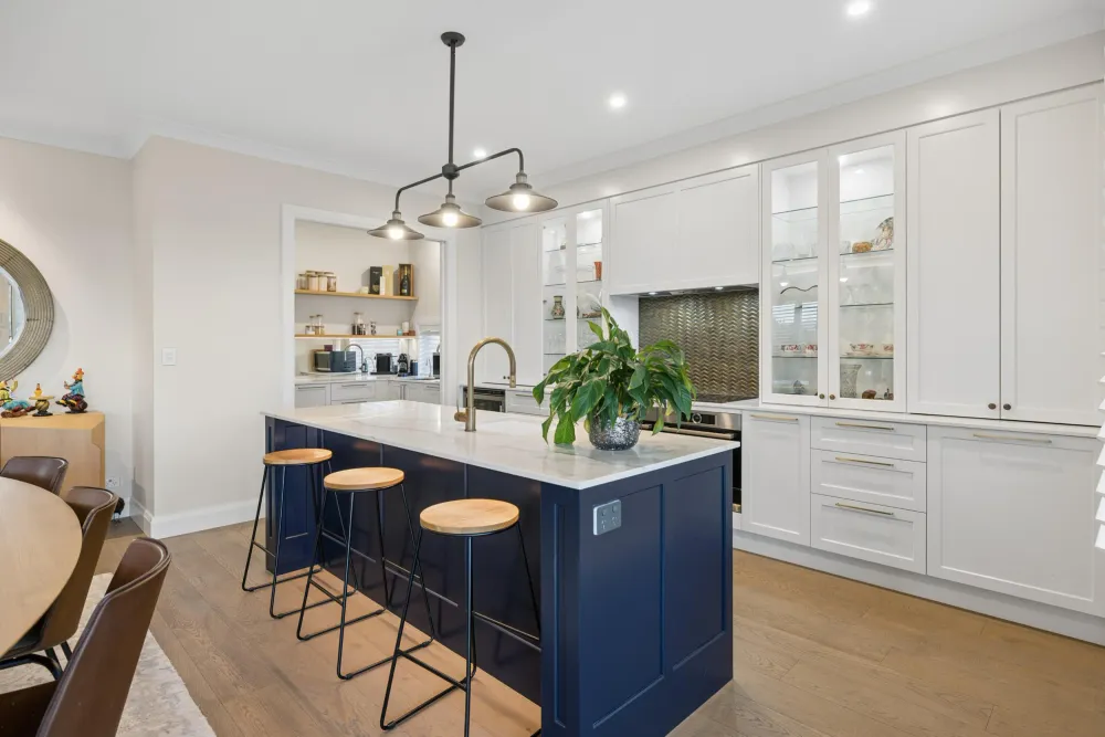 Photos of 43 Thirteenth Avenue