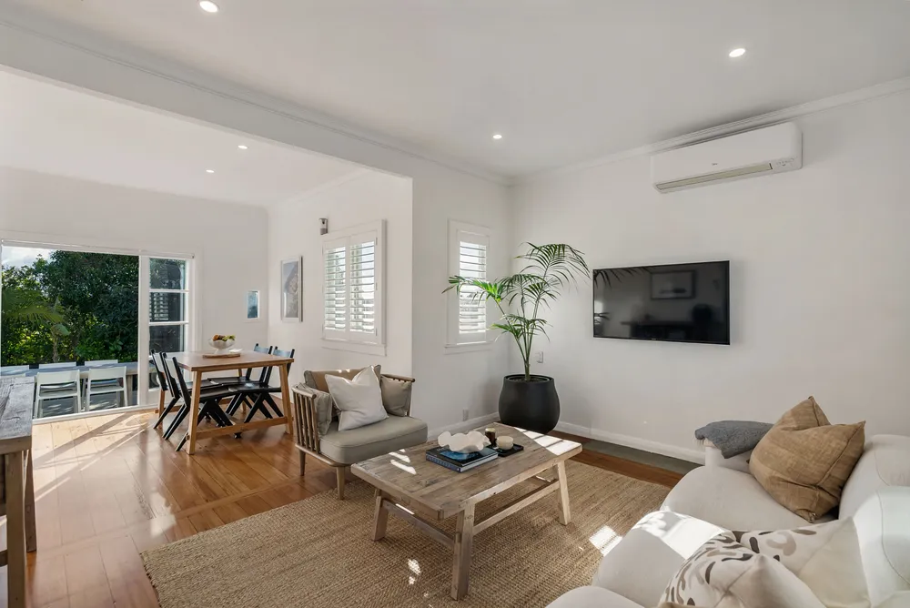 Photos of 79 Astley Avenue