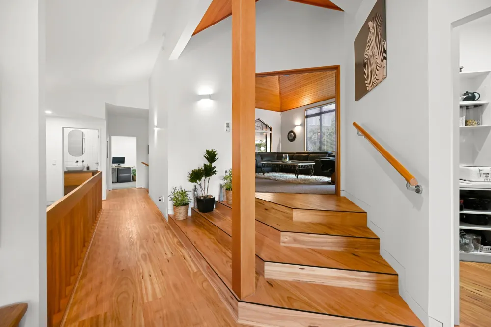 Photos of 2 Minchin Crescent