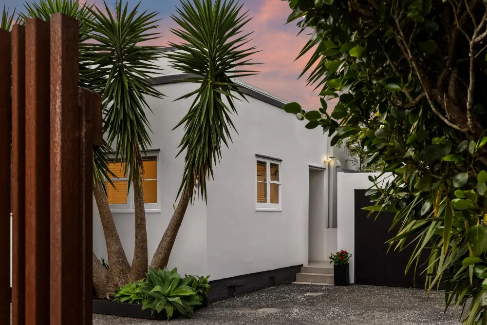 Photos of 265 Point Chevalier Road
