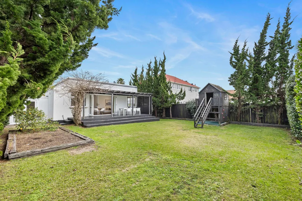 Photos of 265 Point Chevalier Road
