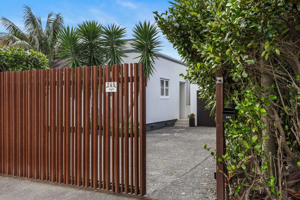 Photos of 265 Point Chevalier Road
