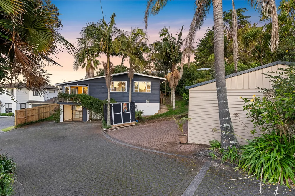 Photos of 37 Caronia Crescent