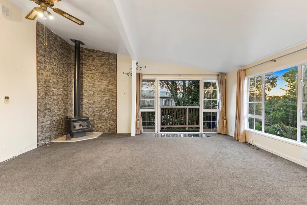 Photos of 37 Caronia Crescent