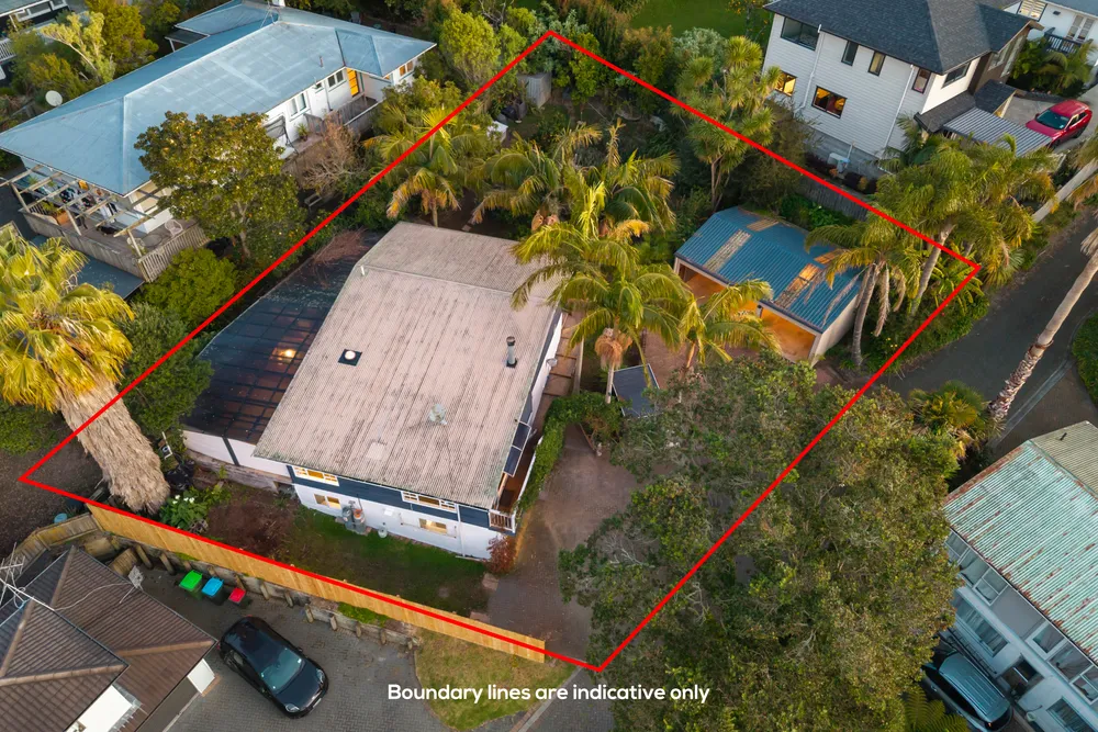 Photos of 37 Caronia Crescent