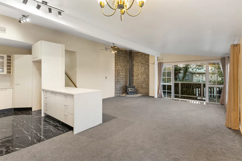 Photos of 37 Caronia Crescent