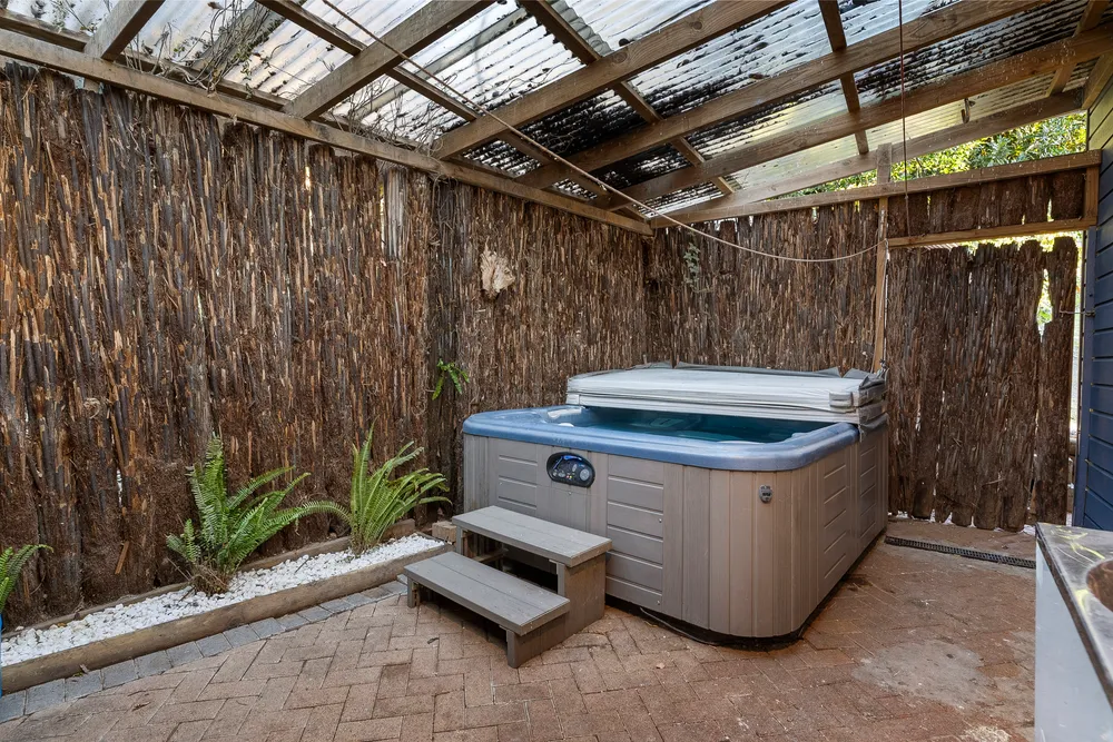 Photos of 37 Caronia Crescent