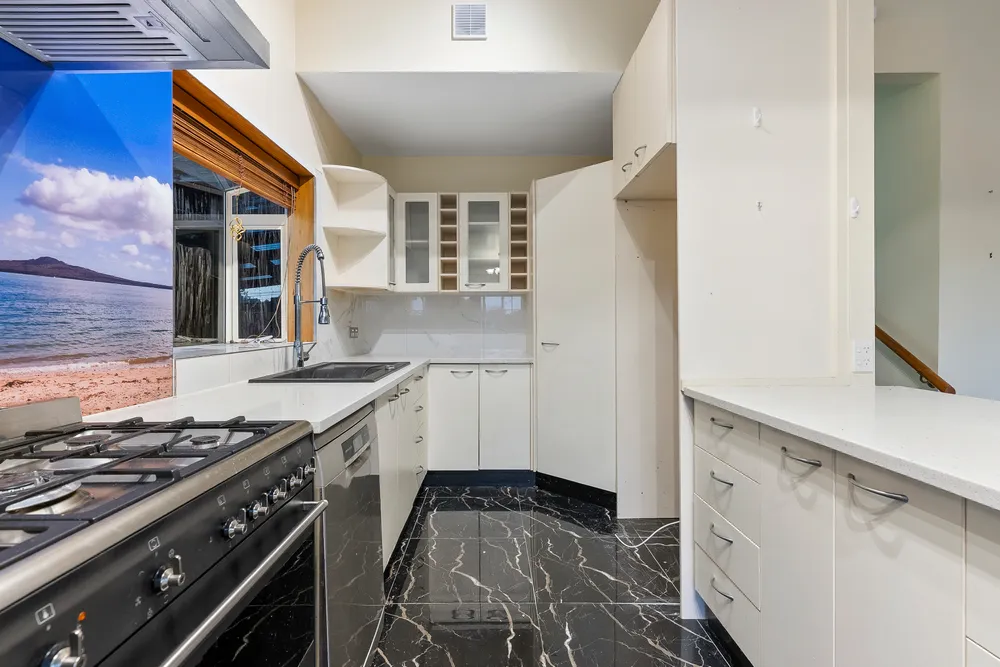 Photos of 37 Caronia Crescent