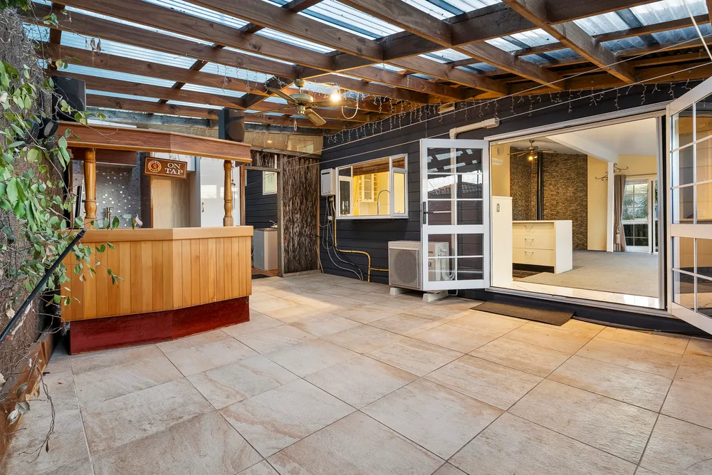 Photos of 37 Caronia Crescent