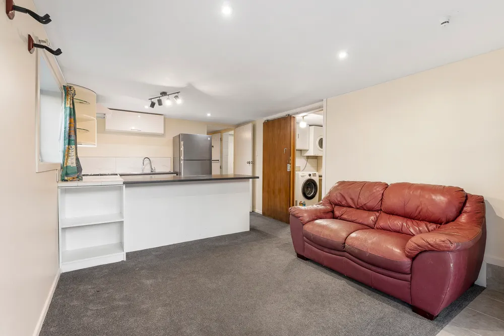 Photos of 37 Caronia Crescent