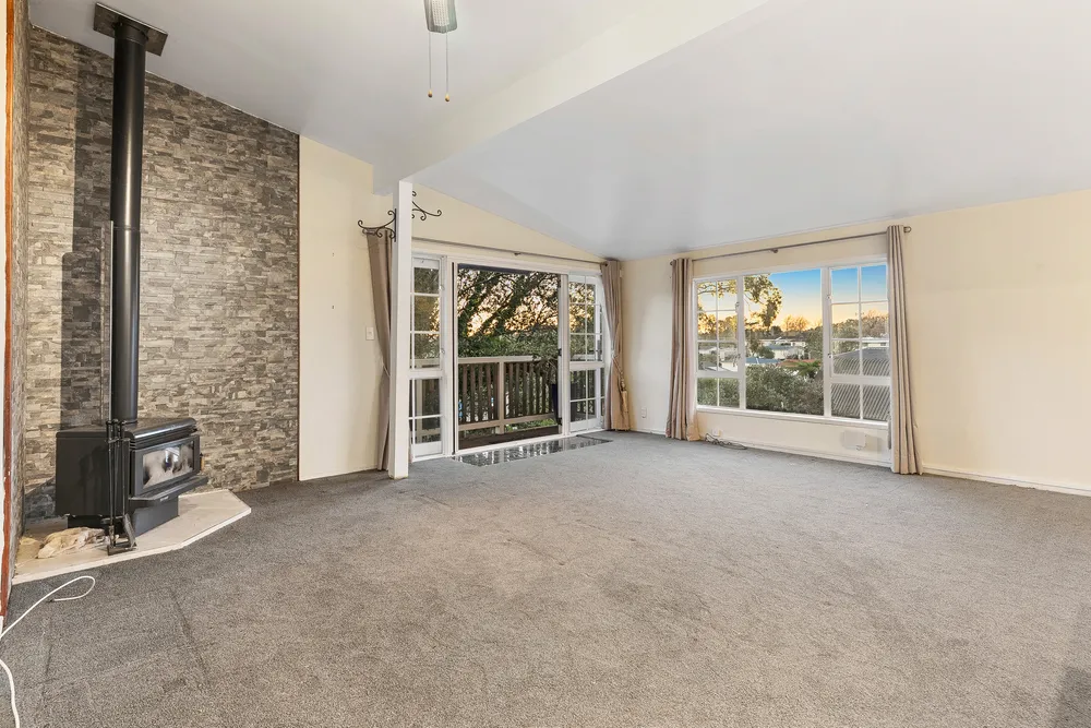 Photos of 37 Caronia Crescent