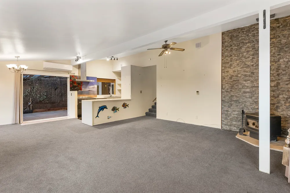 Photos of 37 Caronia Crescent