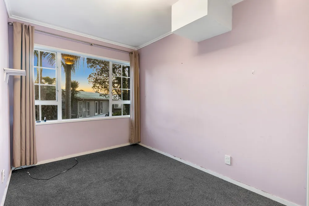 Photos of 37 Caronia Crescent