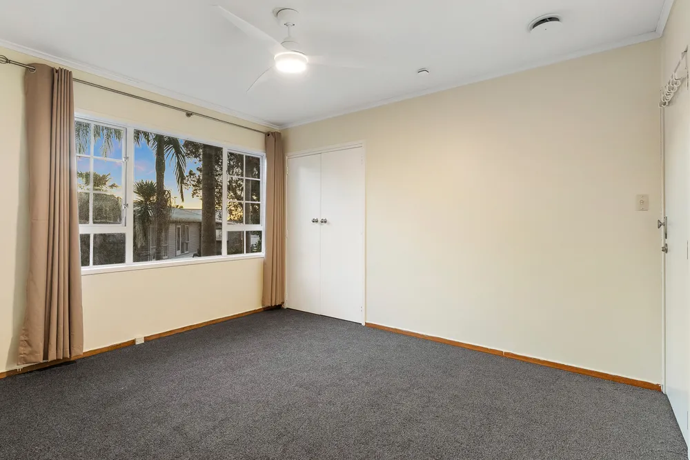 Photos of 37 Caronia Crescent